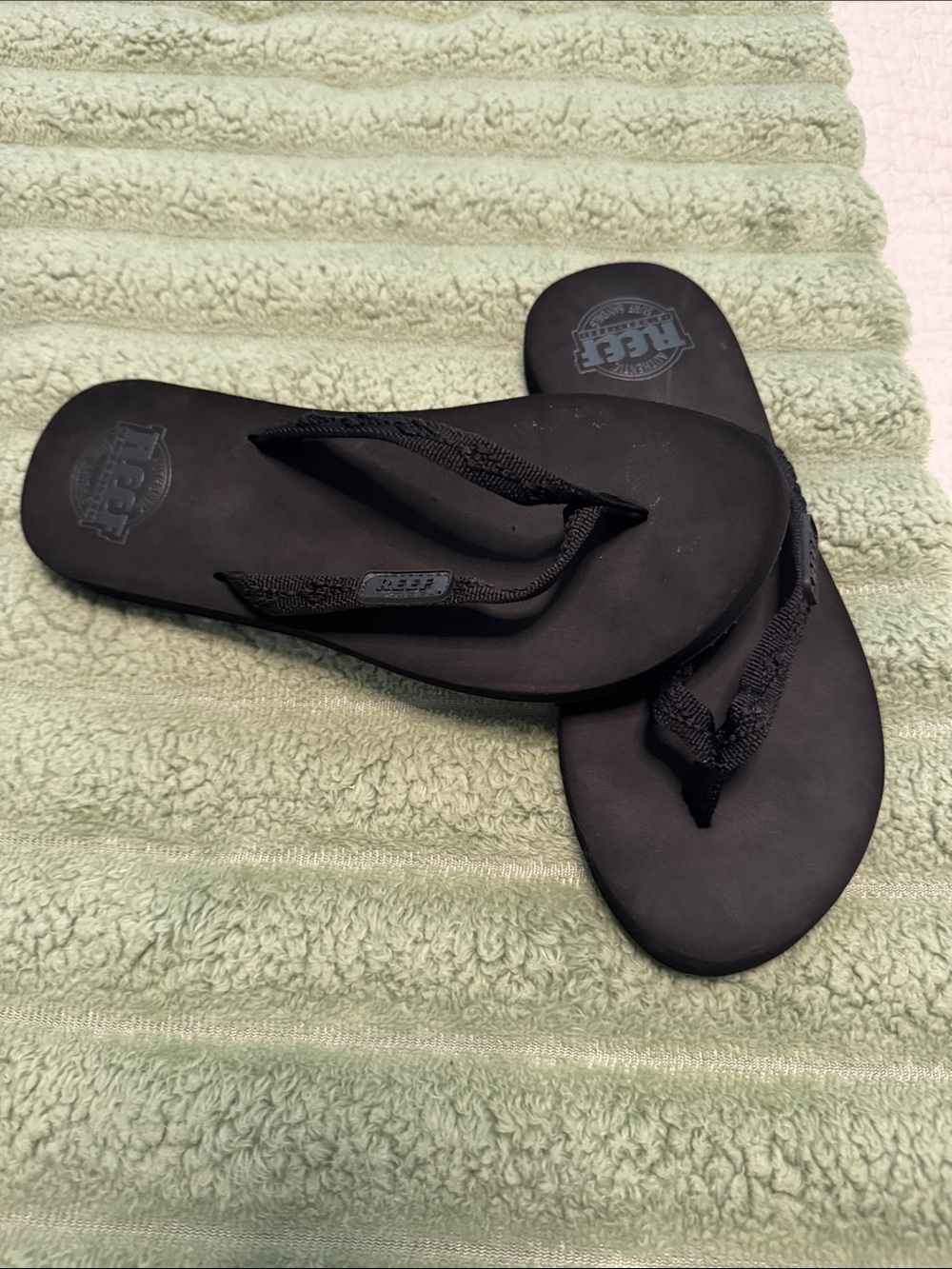 Reef Black Women's Flip Flop Sandals - Picture 3 of 3